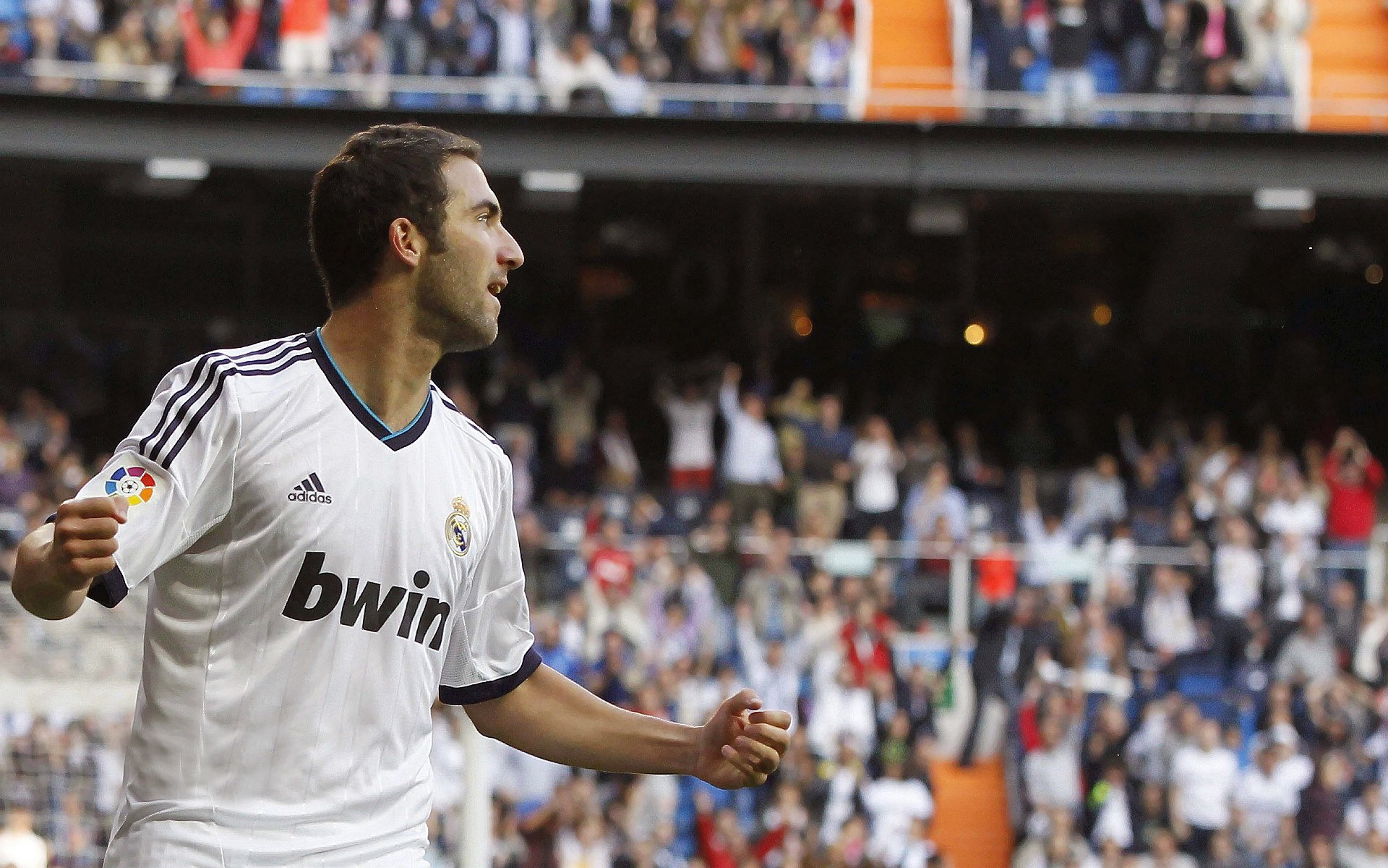 中超主帅在赛后发布会上强调纪律问题,2021中超主帅